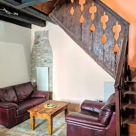 Private Courtyard Medieval Stone In Old Town Holiday home