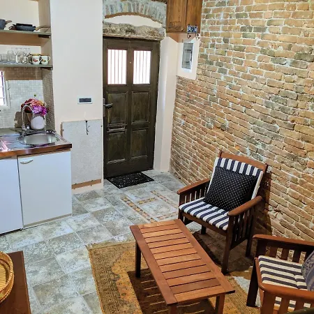 Holiday home Private Courtyard Medieval Stone In Old Town *